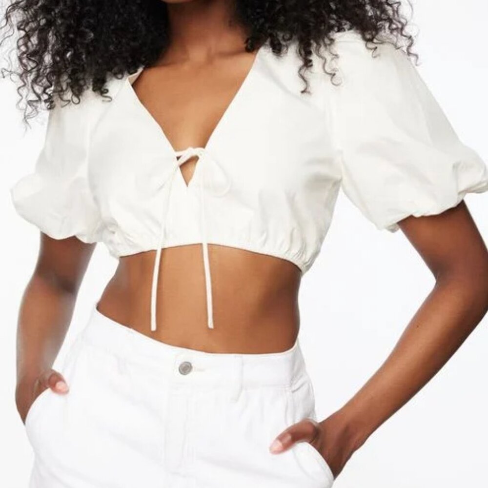 NWT Tie Front Puff Sleeve Cropped Blouse